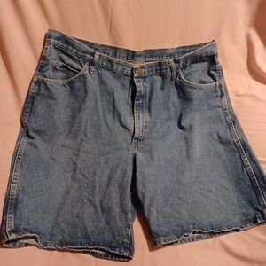 Men's Wrangler denim Jean shorts size 42